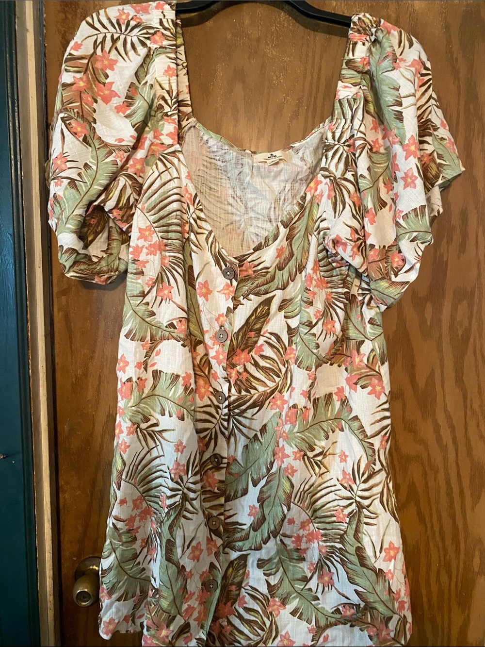 Rip Curl Coral & Green Tropical Button-Down Puff Sleeve Top